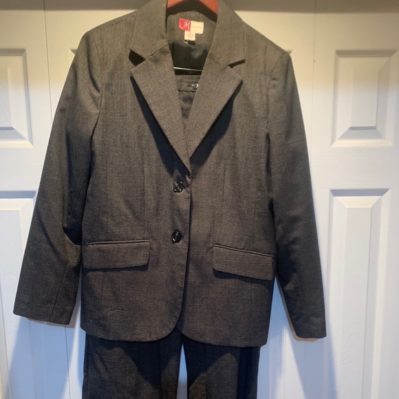 Women's Tweed Pant Suit - Picture 1 of 3